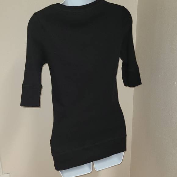 2 Tops - Picture 4 of 9